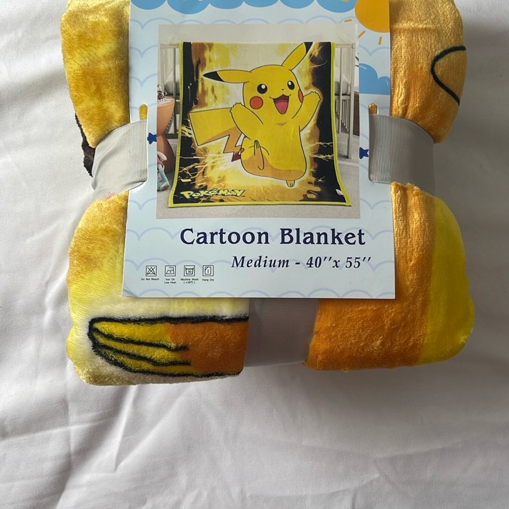 Pokémon Pikachu Blanket BNWT